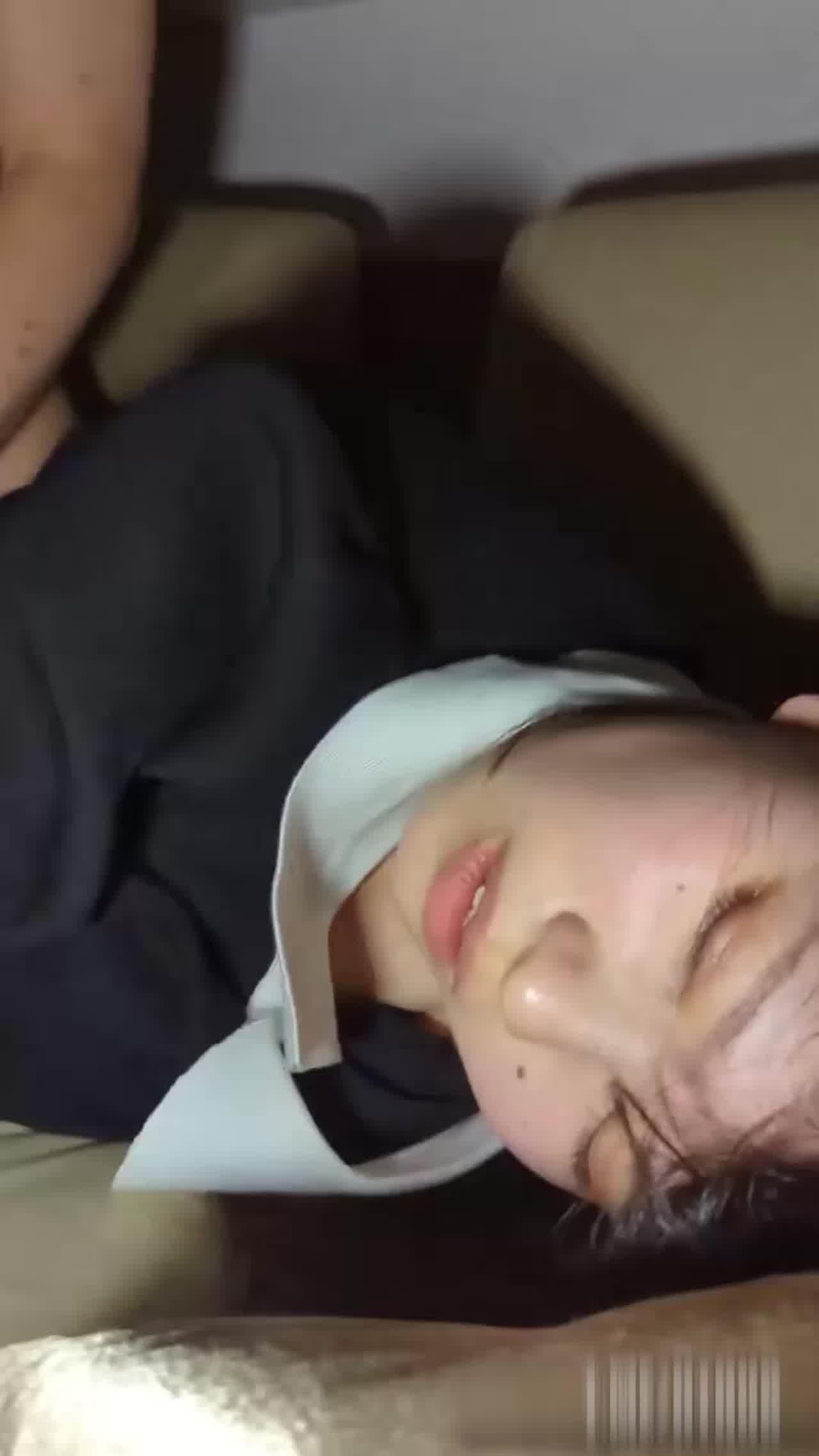  19岁清纯大奶妹 援交富二代～无辜淫叫浪一波 的剧照2