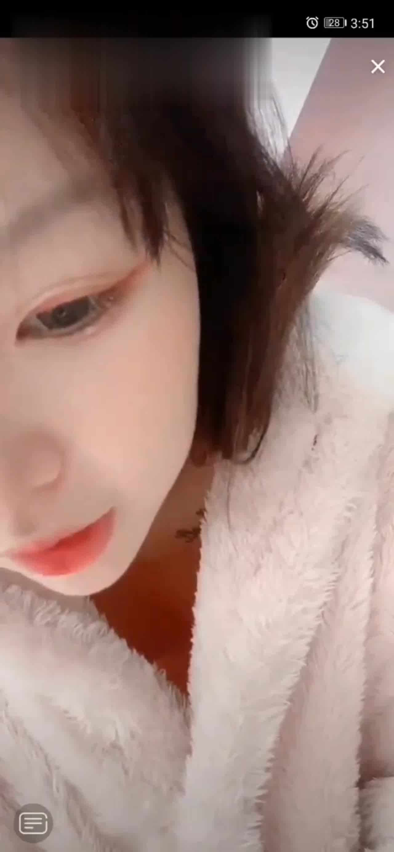  抖音走光系列-粉嫩乳头 的剧照7