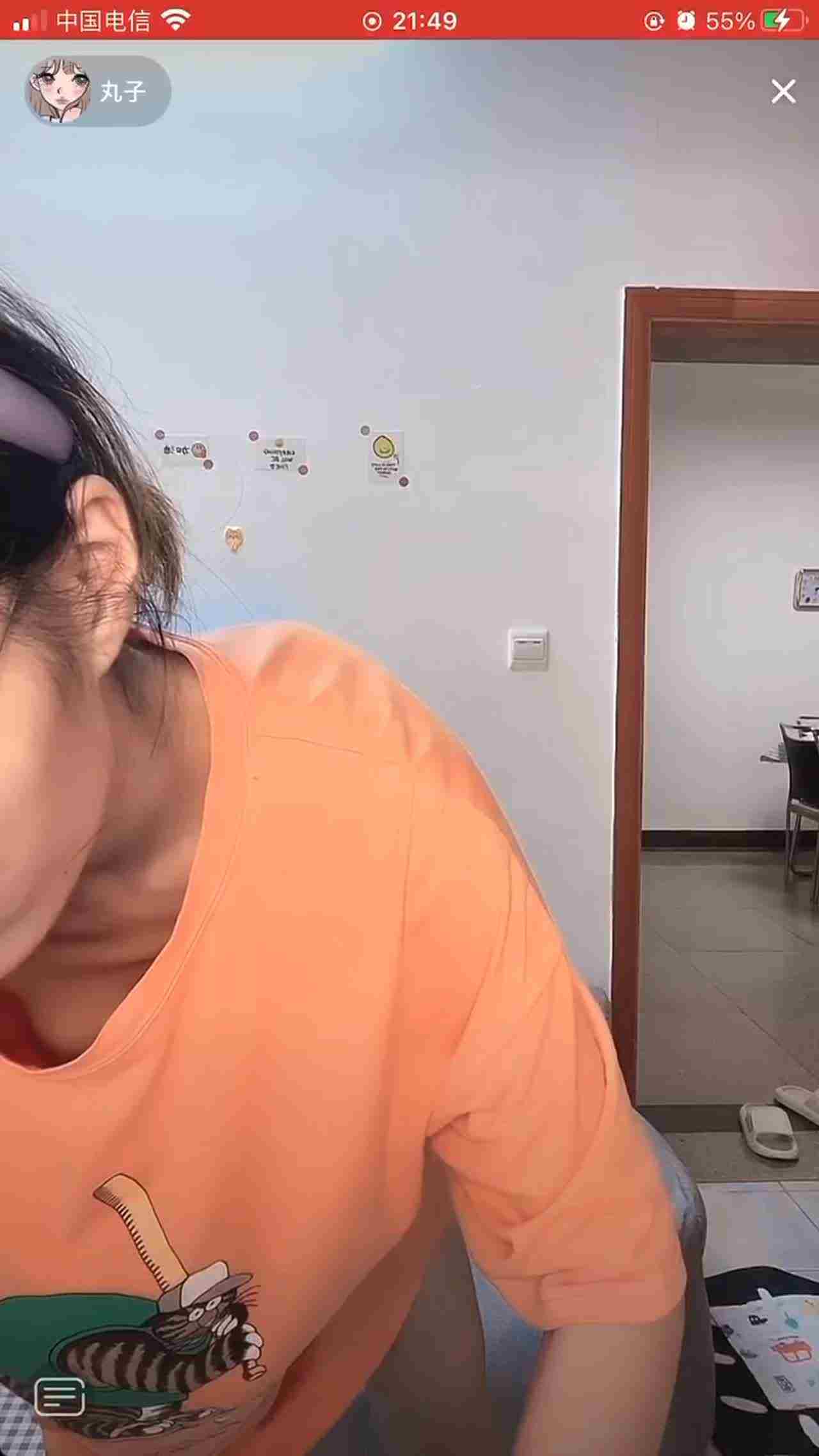  抖音快手走光系列-故意走光装无辜 的剧照1