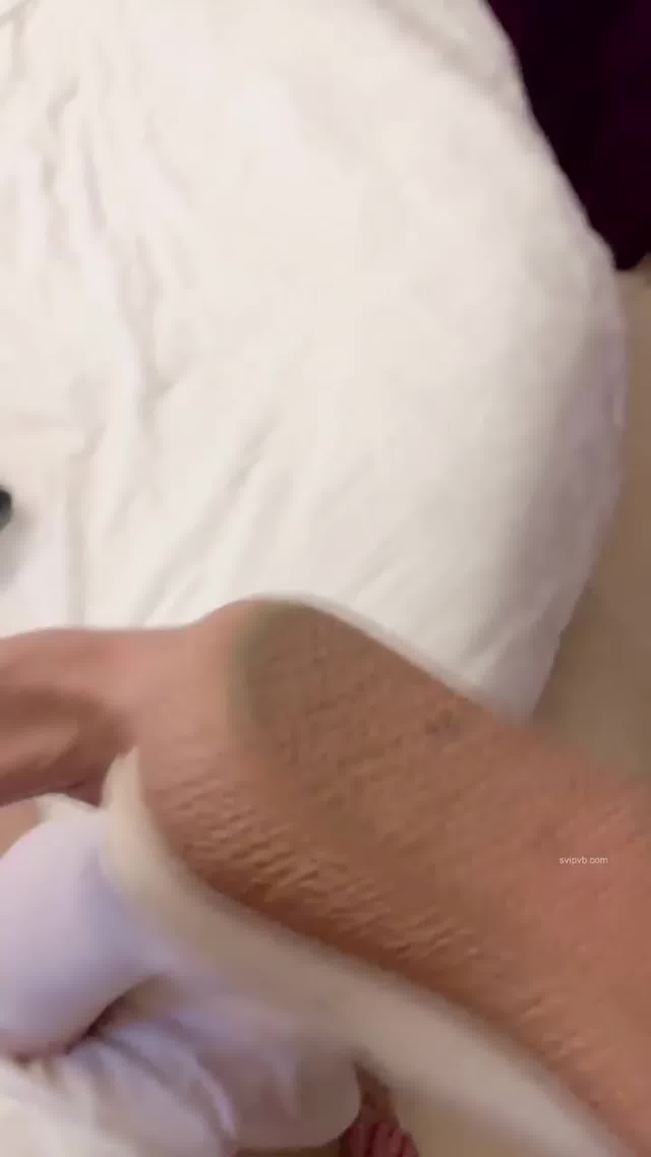  JK萝莉童颜巨乳‘不要啊’掰开丁字裤大屌直到蜜穴，感受紧致温润的包裹，太爽了！‘再用力点，我快到了’ 的剧照5