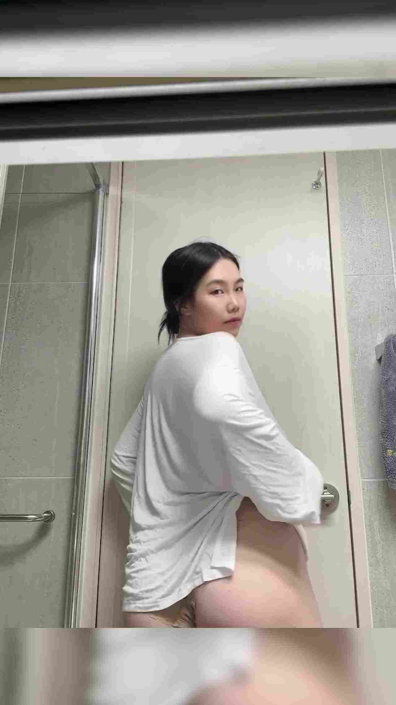  看射了都，湿身巨乳装最为致命 的剧照10