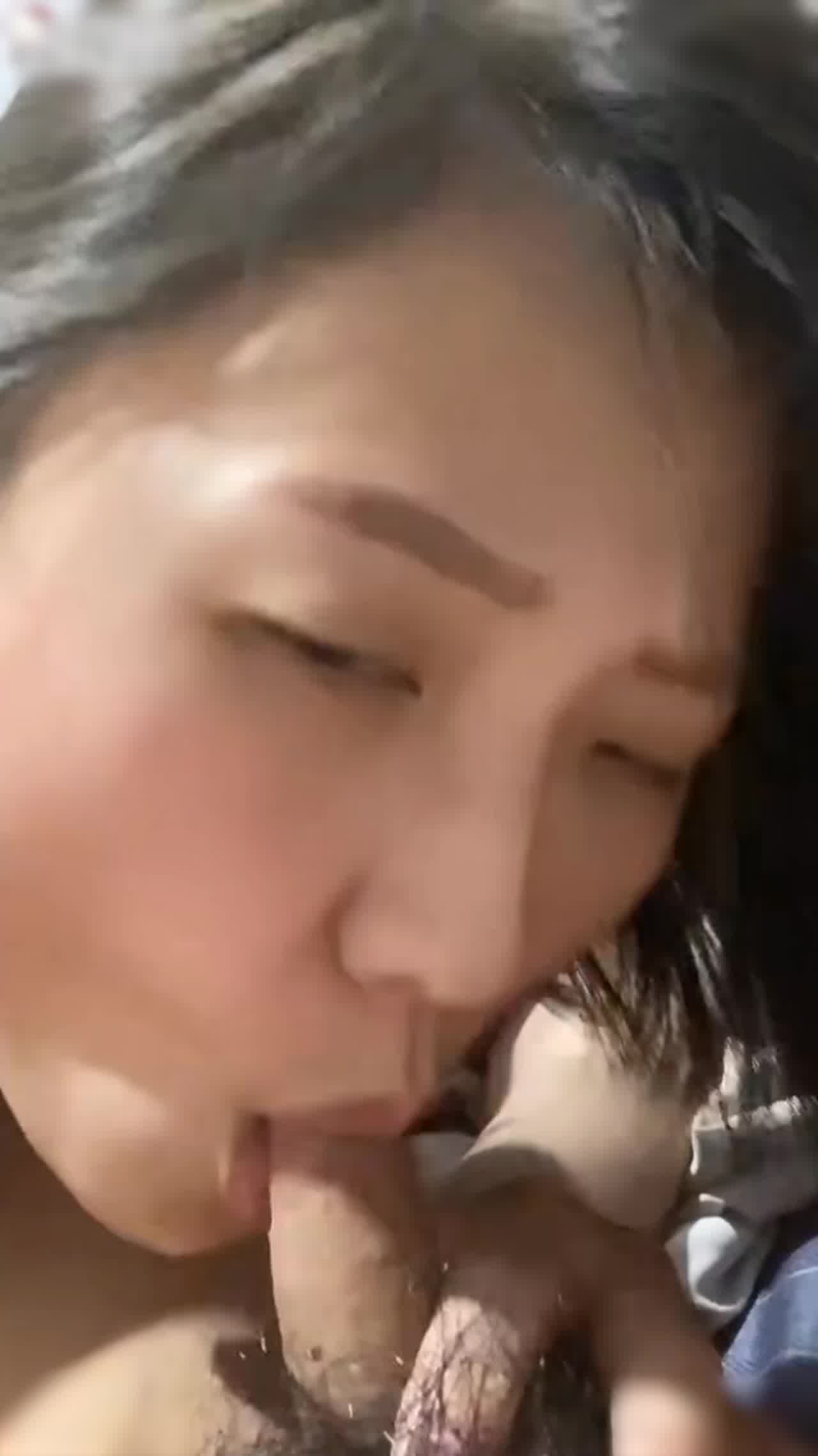  小鸡巴不给力，只好自己骑上去 的剧照10