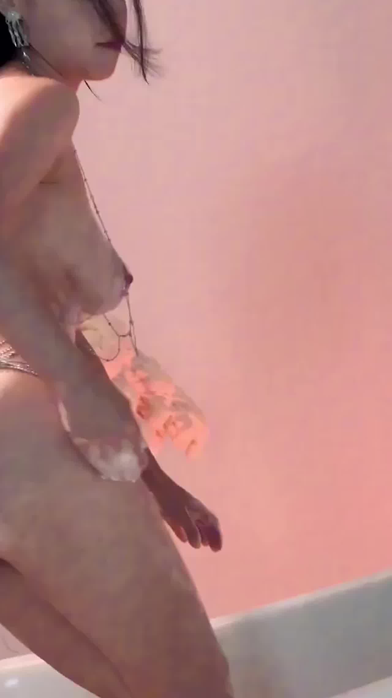  超诱惑身材 自摸露点 撸管专用 的剧照3