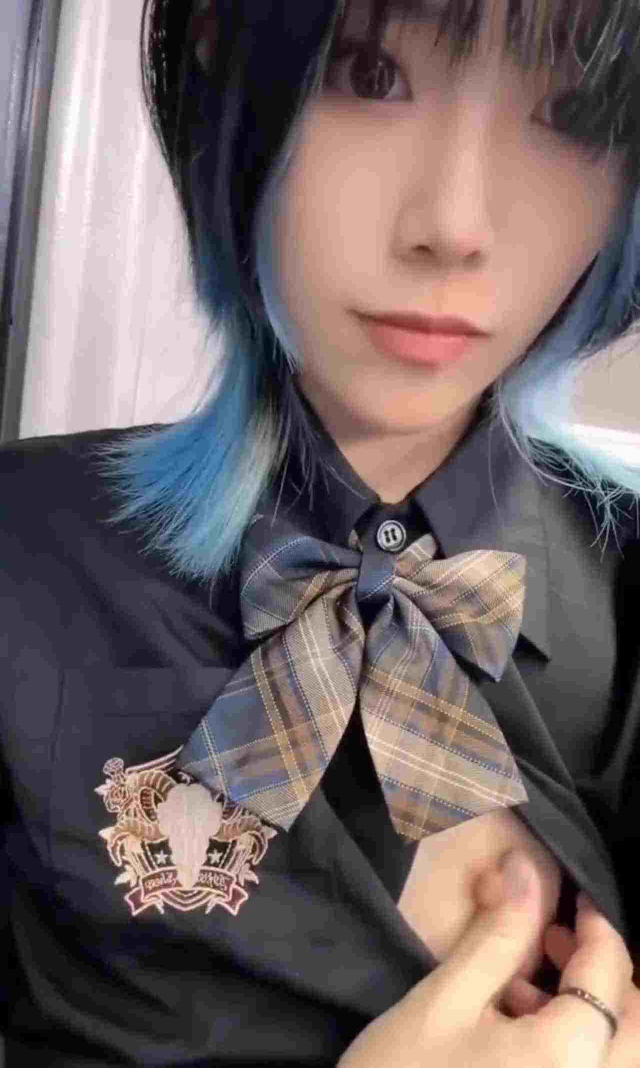  【重磅推荐】湖南某理工大学大三反差妹 的剧照9