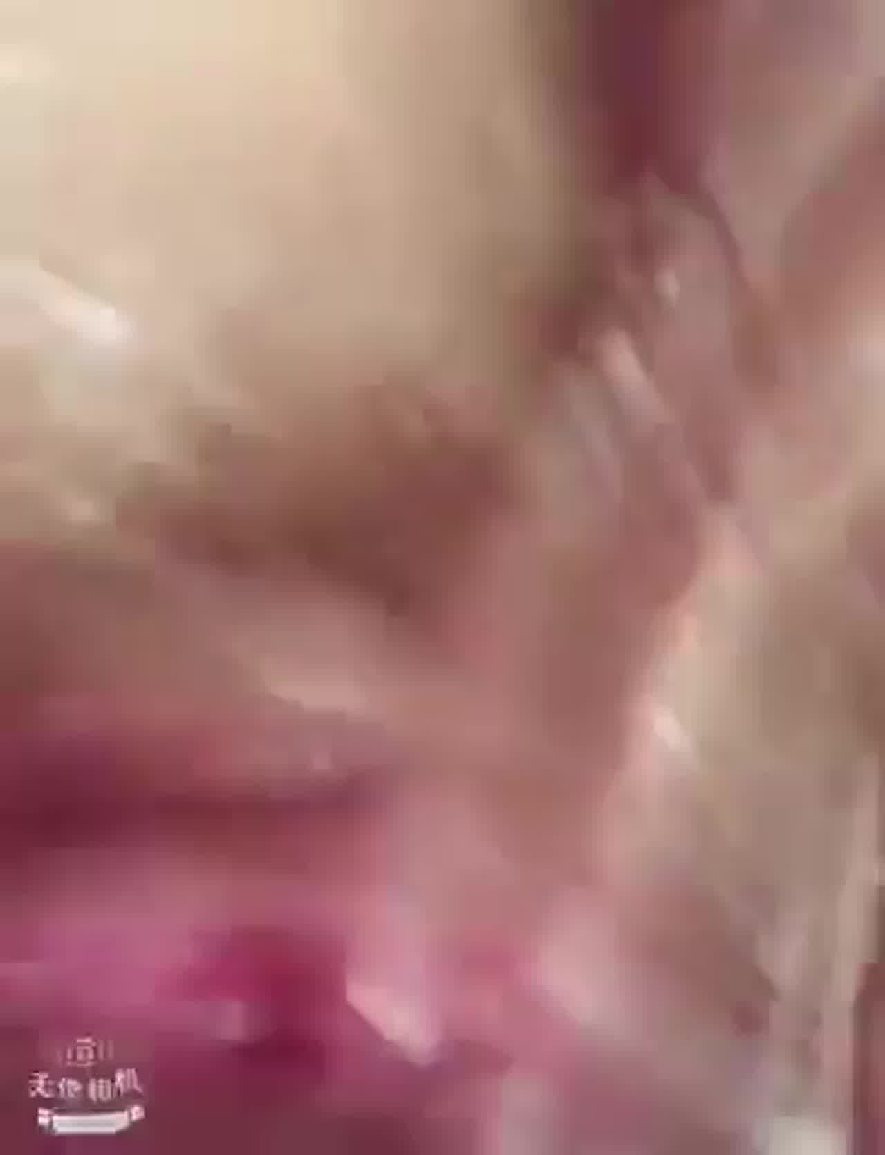  约个嫩模外野车震 的剧照2