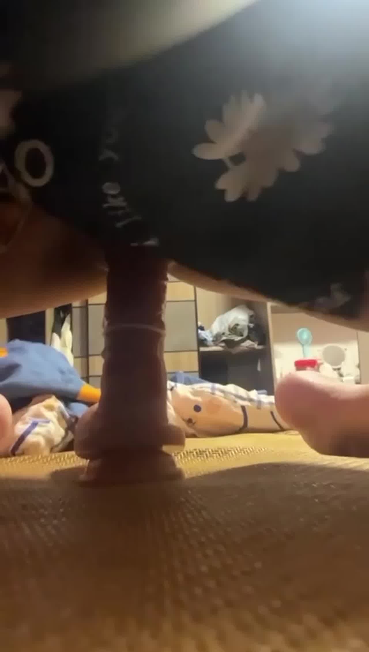  被假鸡巴插疼了表情委屈 的剧照6