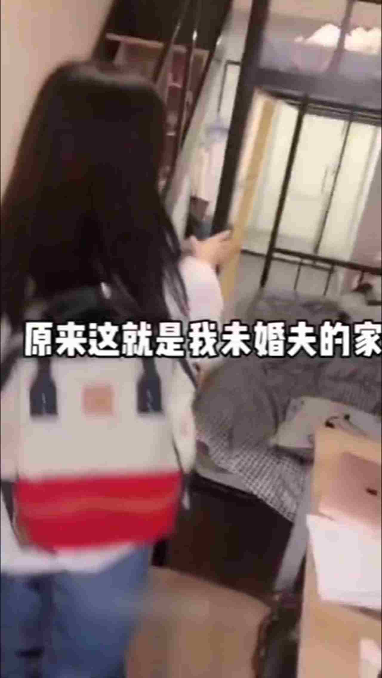 小女友常不听话只能拿肉棒教训 看图说故事 的剧照4