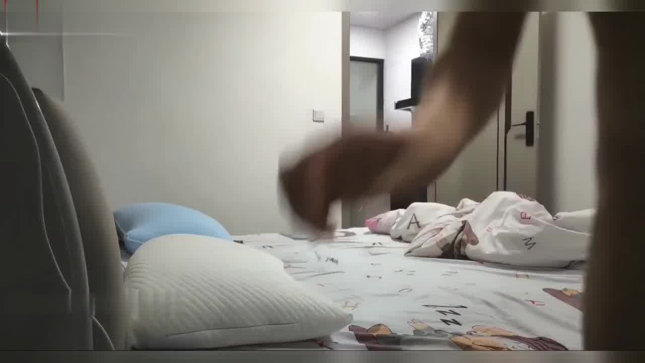  【专攻良家勾搭小家碧玉美少妇】先接吻缠绵舔逼，操一半不让搞了 的剧照10