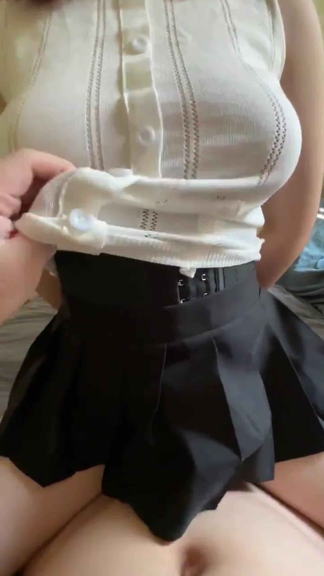  摸阿摸阿大大大勒勒 的剧照9