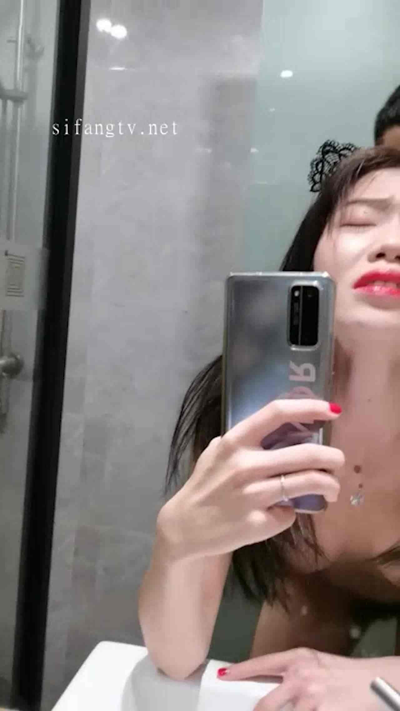  浓密阴毛熟女性欲旺盛每天都要干 的剧照9