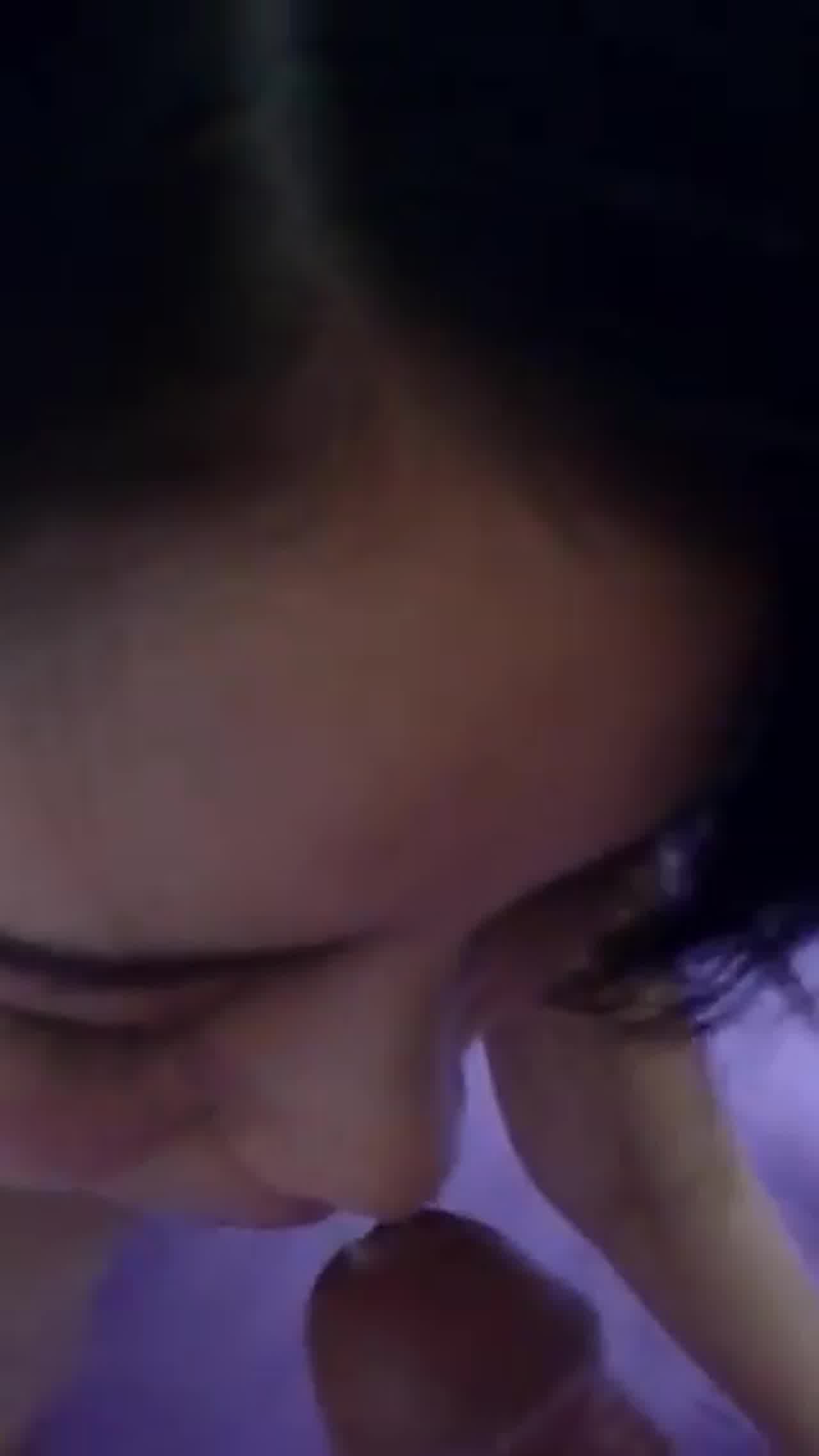  清纯正妹伺候男友口交后做爱 的剧照10