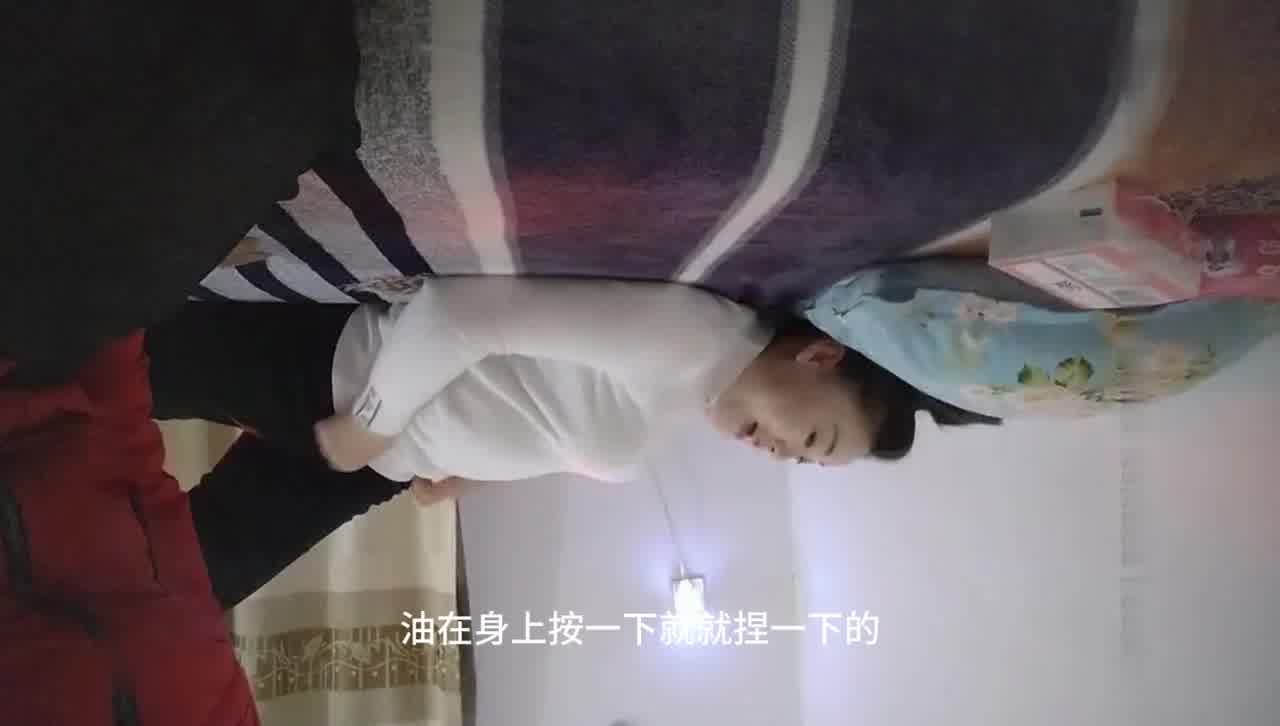  【城中村按摩店】刚服务完一个客人，只有累死的牛被挑逗的欲火焚身性欲爆发，撅着小翘臀被灌满浓精 的剧照8