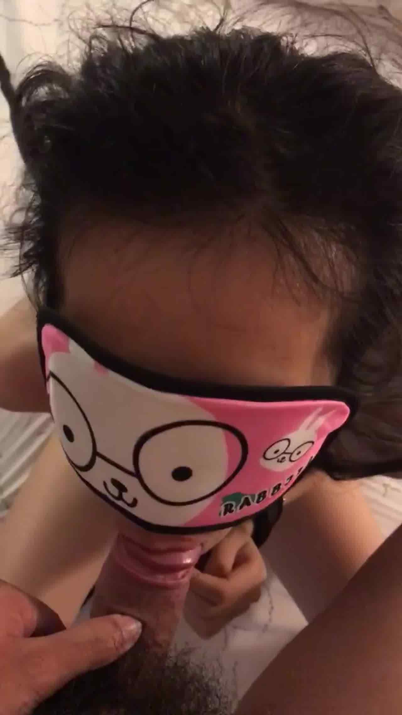  巨乳少妇女儿第一次给我口 的剧照2