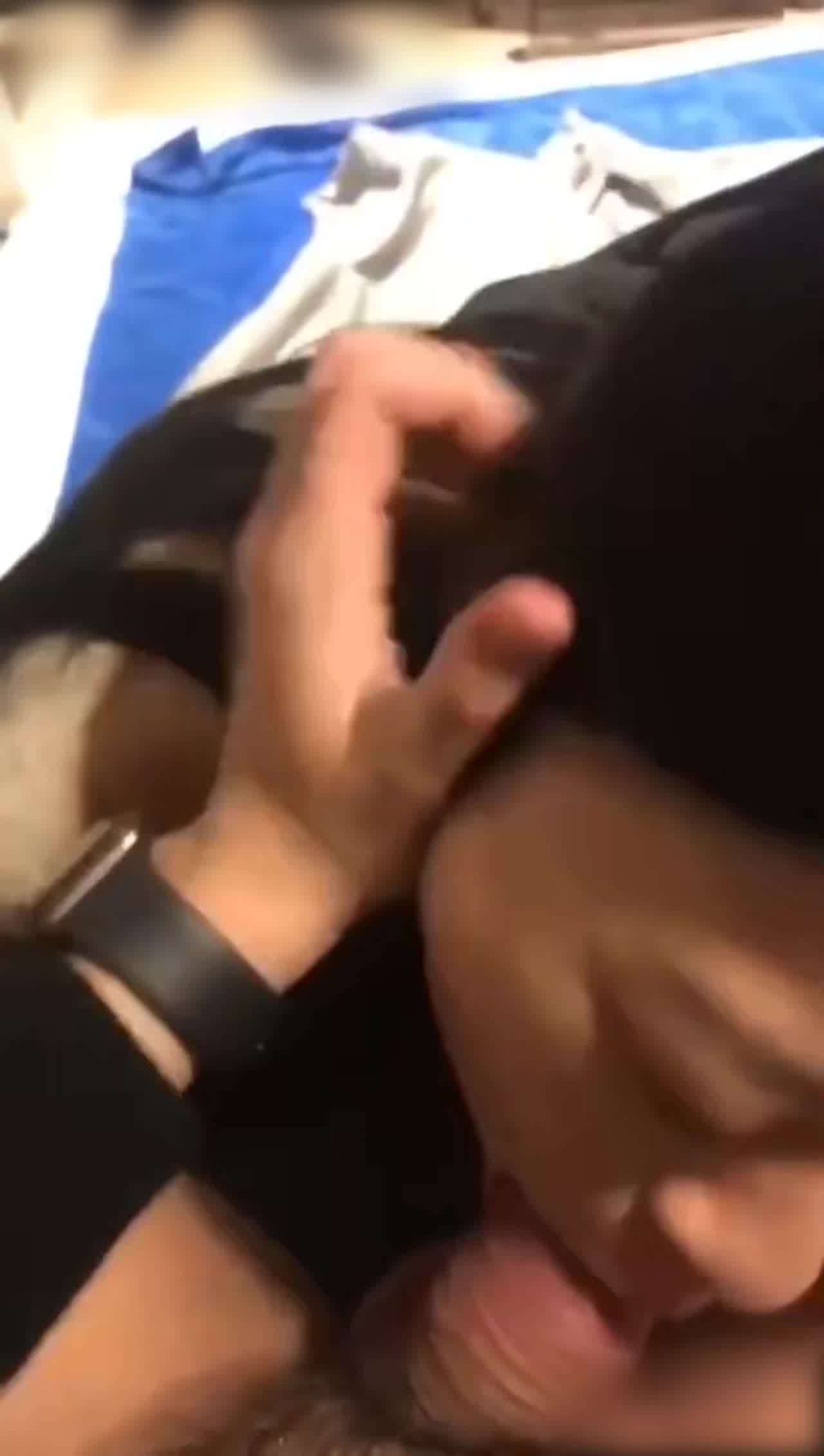  到底给不给吃鸡巴阿 动什么动拉！ 的剧照2