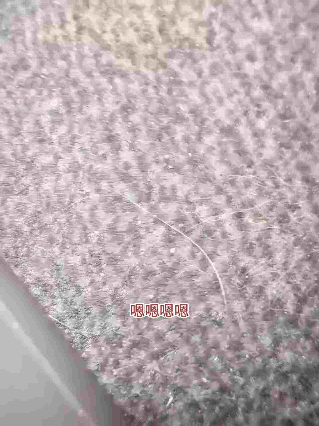  【姐弟乱伦车震】外面还有人呢，就直接干起来了，差点就内射拔慢了，姐姐想用嘴巴接精液结果已经射完了！ 的剧照6