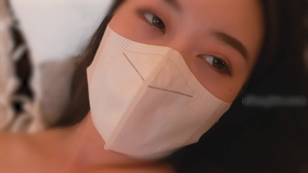  骚女自慰表情超色 的剧照5