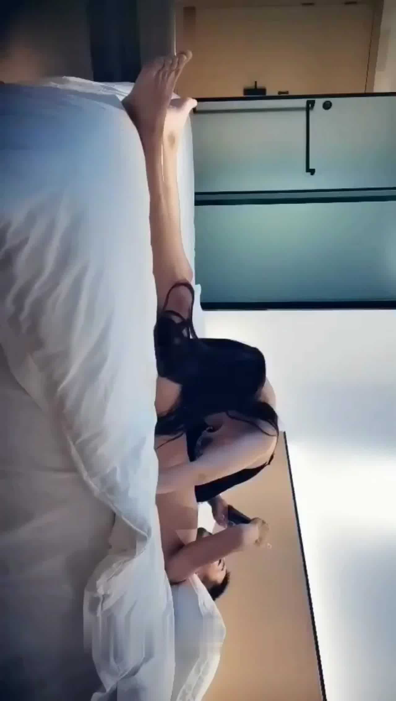  乖巧小姐姐，身材太好了，奶大3 的剧照4