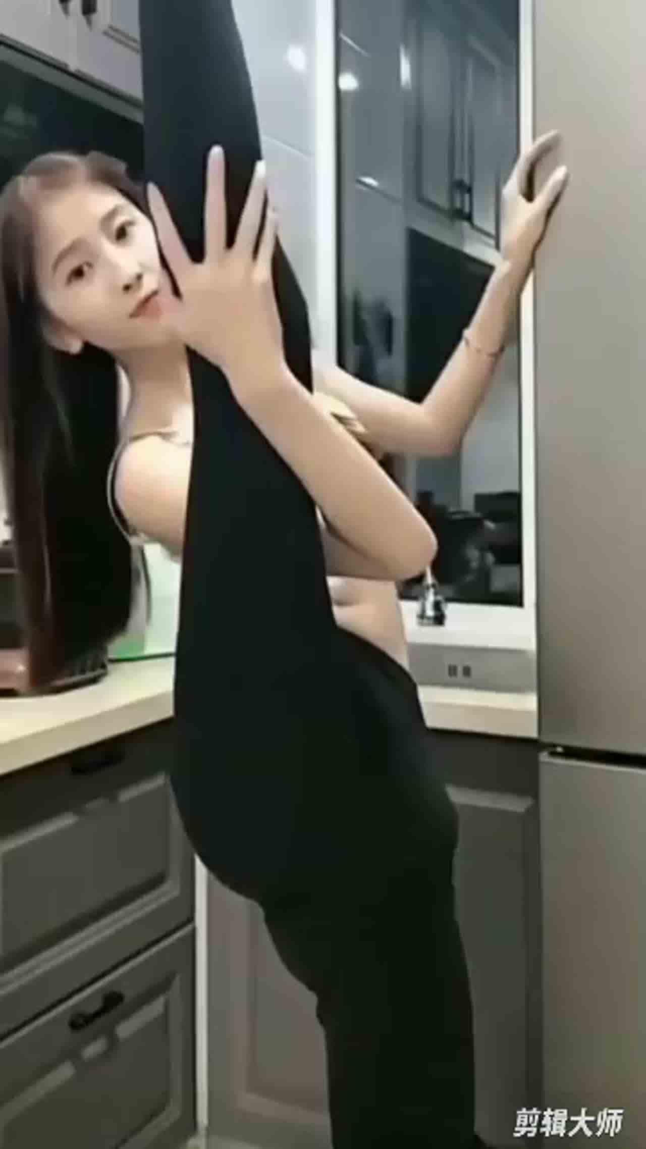  可爱芭蕾舞者的极致柔软度 的剧照8