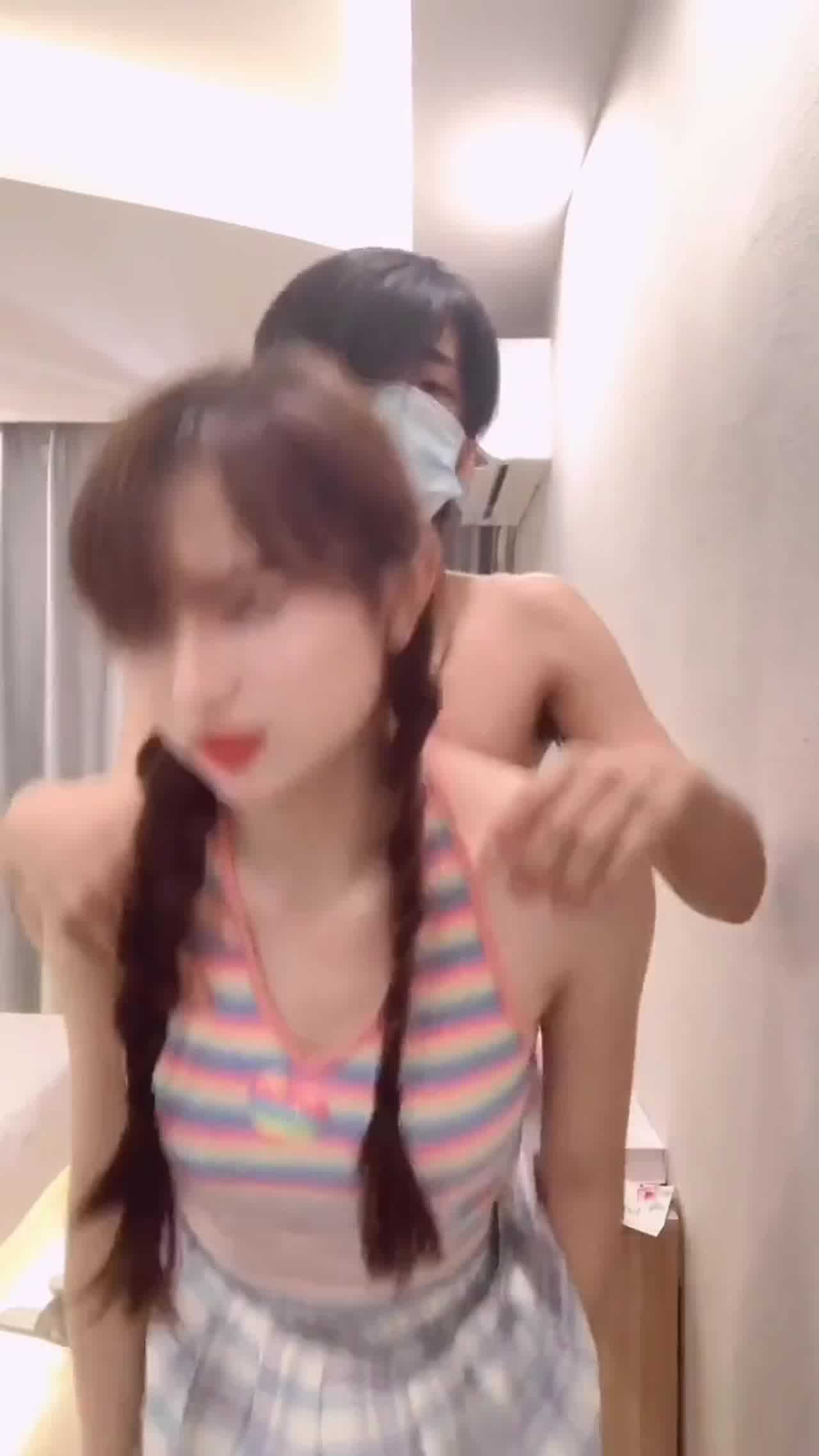  身材较好的美鲍女主，如果安排一场群p大战更刺激 的剧照2