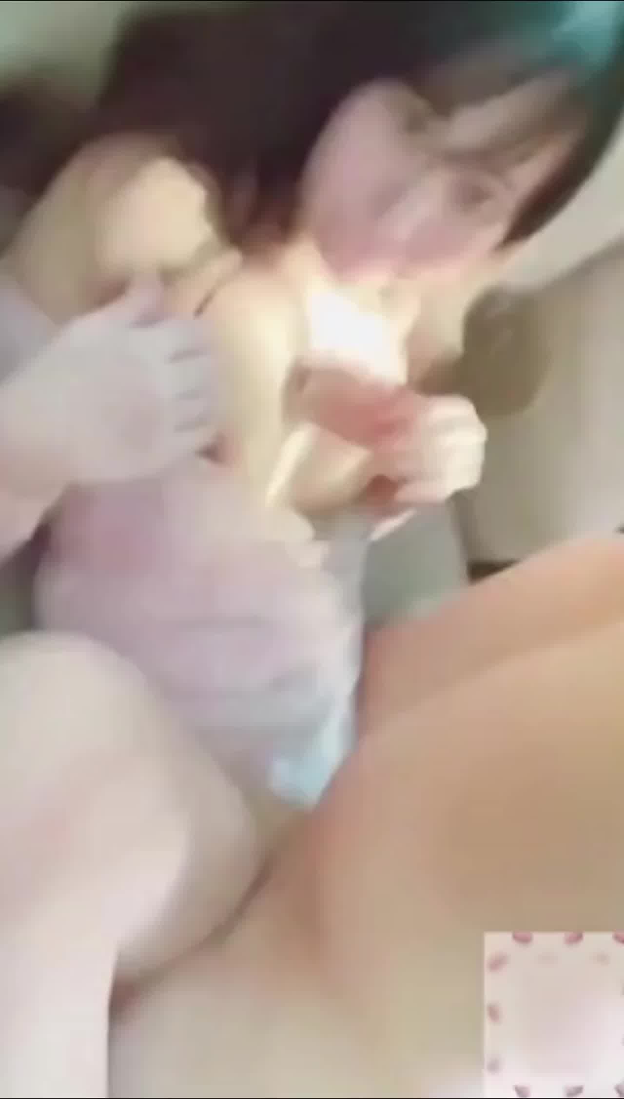  极品微笑甜心与金主车震舔逼 的剧照3