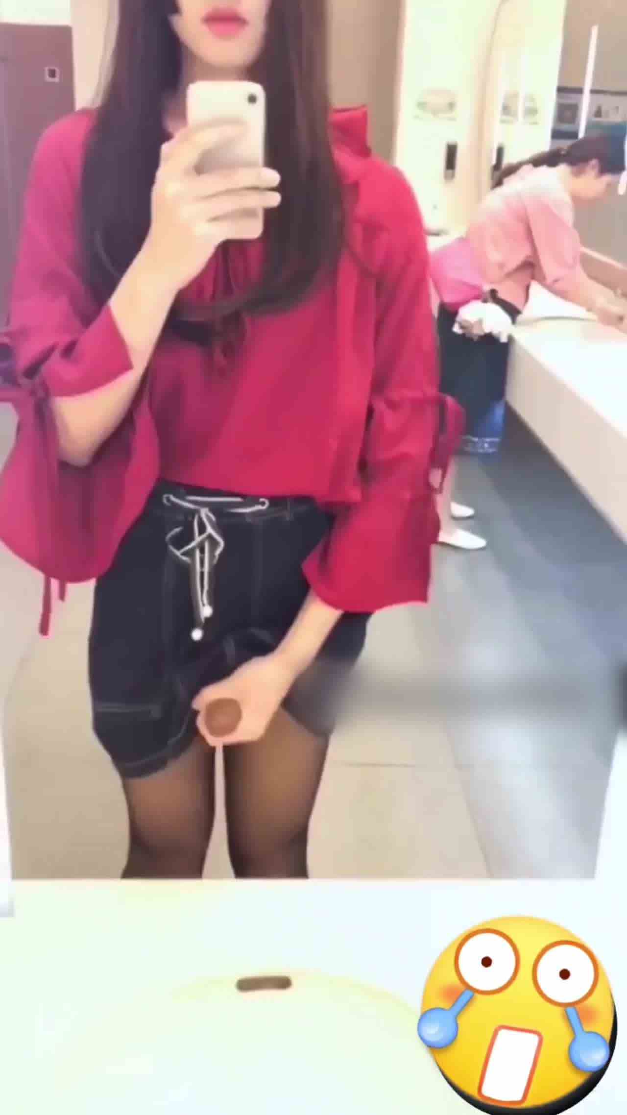  可爱伪娘露出那大根 吓死了 的剧照8