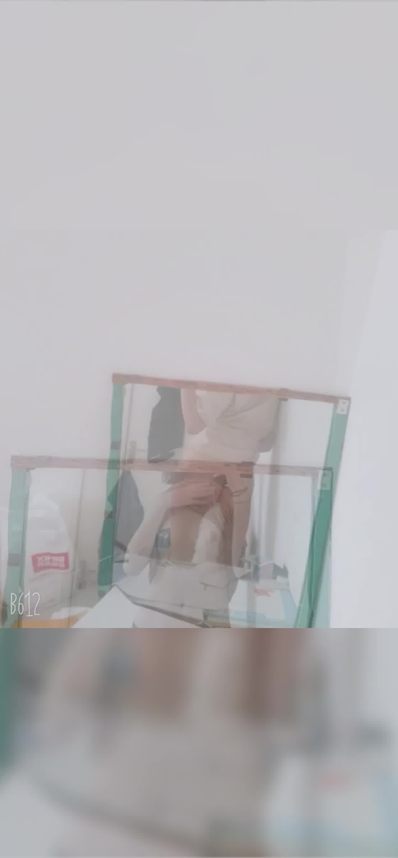  非要让我发自己的骚媳妇才能通过 的剧照9