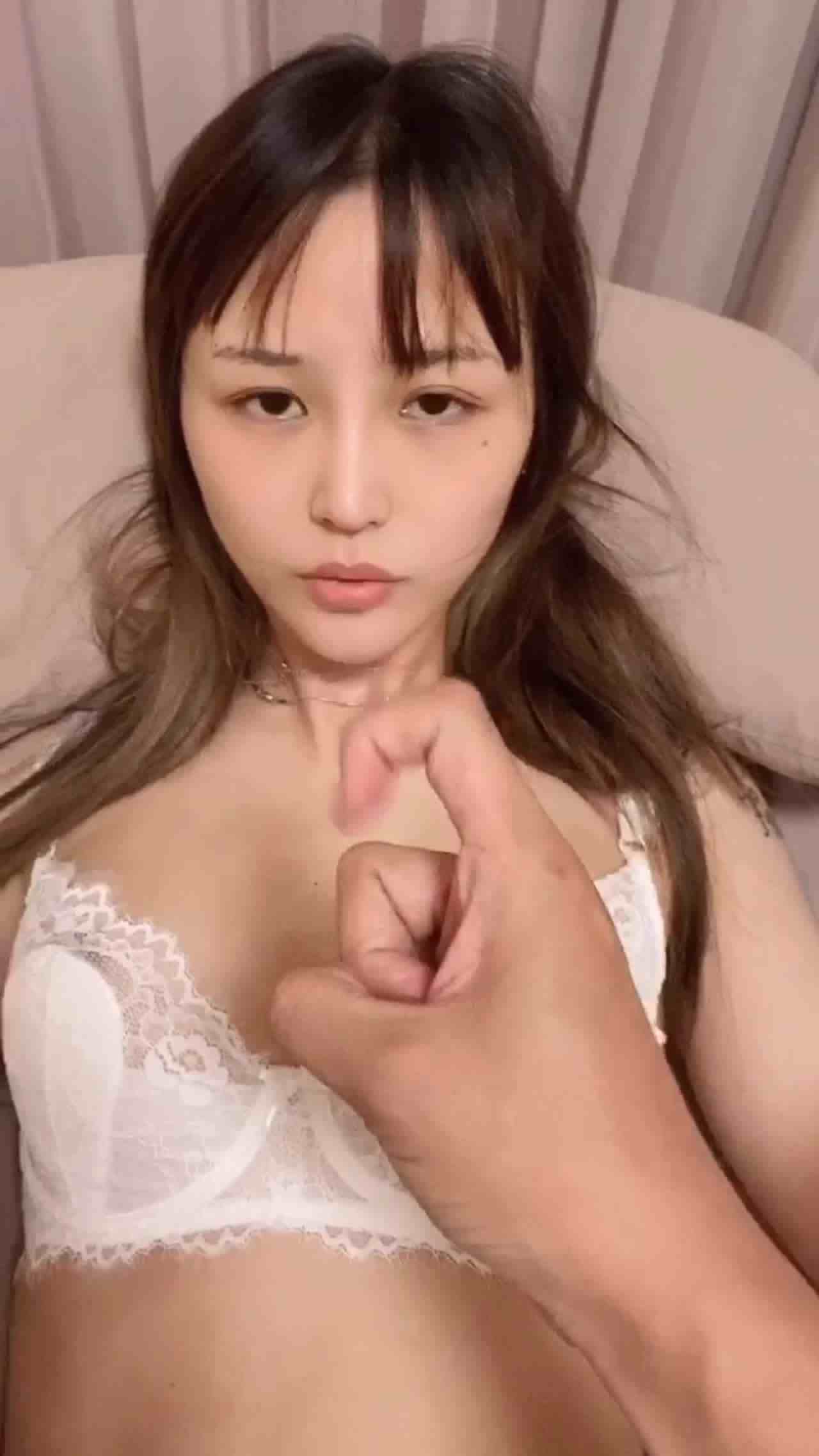  这样的肛塞尾巴美尻女友想要狠很操一把 的剧照10
