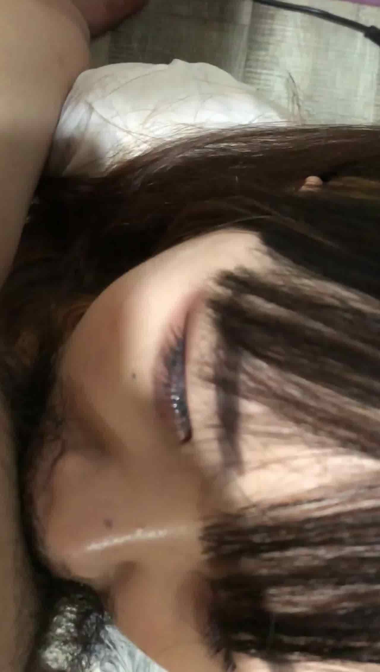  乖巧小姐姐口活真不错 的剧照7