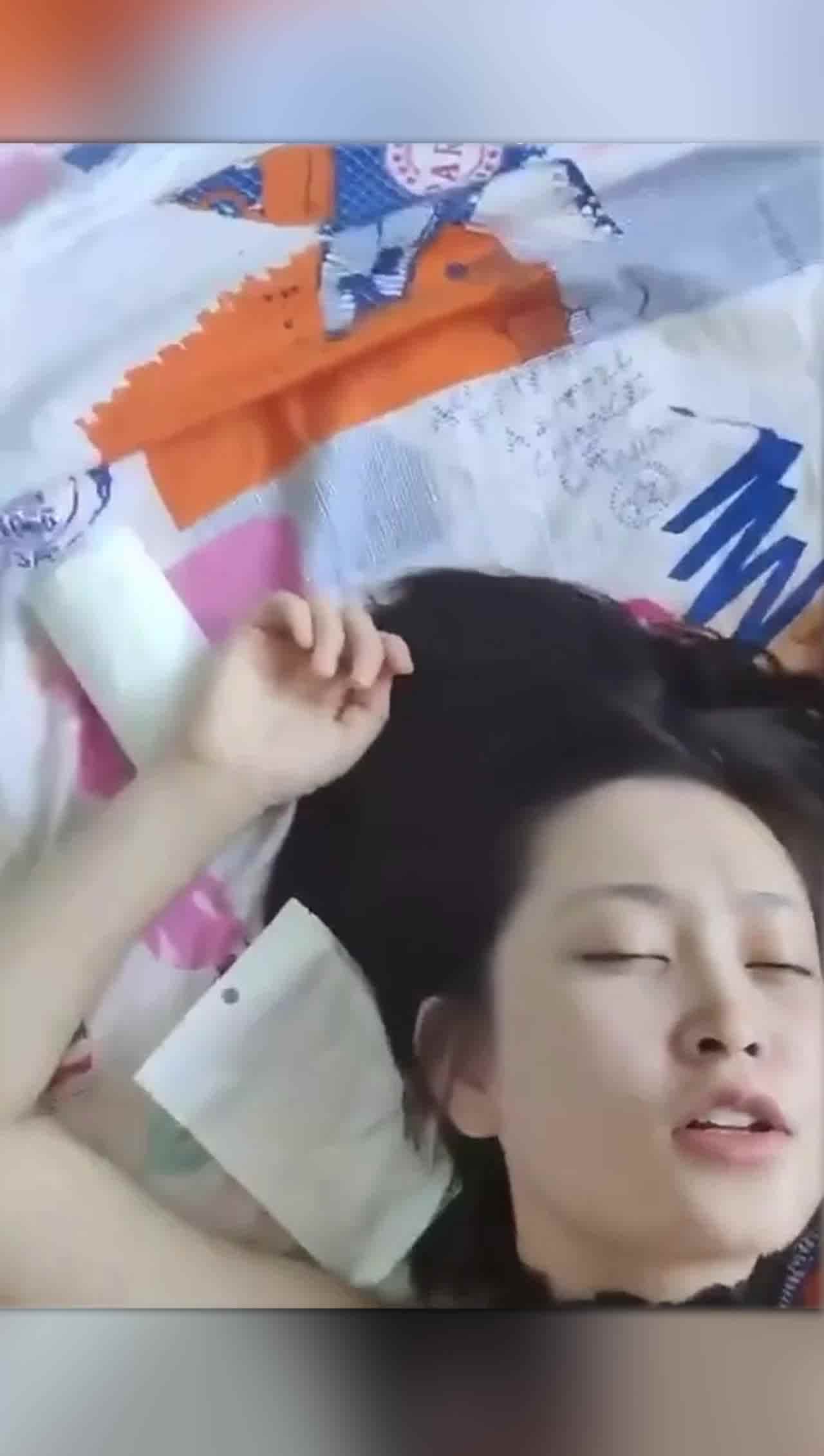  捕获超色吸精妹(精液都可射满脸) 的剧照5